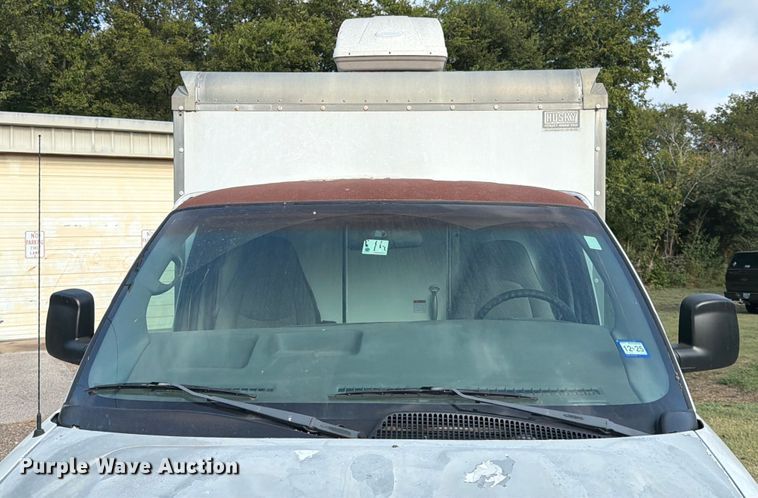 image for item DX5814 2004 GMC Savana utility van