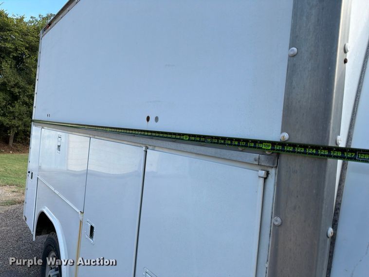 image for item DX5814 2004 GMC Savana utility van