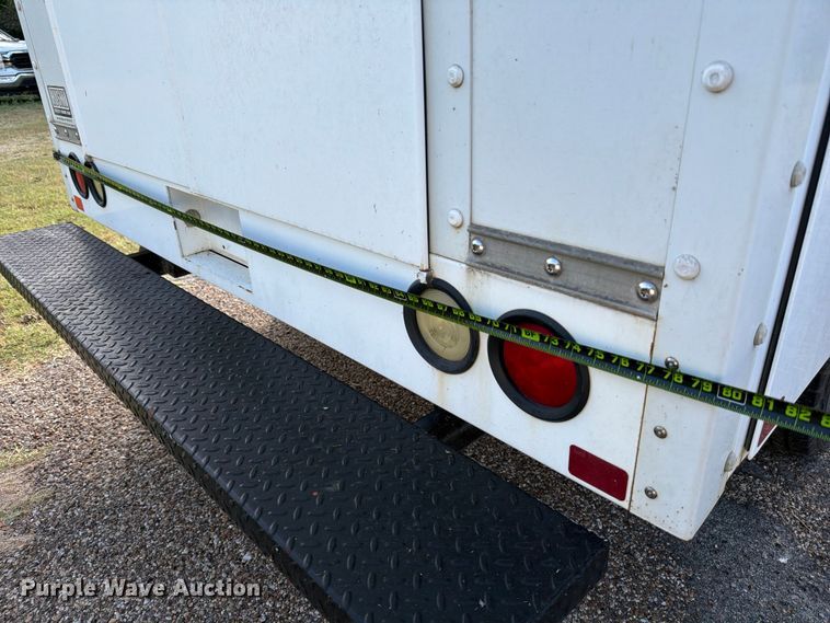 image for item DX5814 2004 GMC Savana utility van