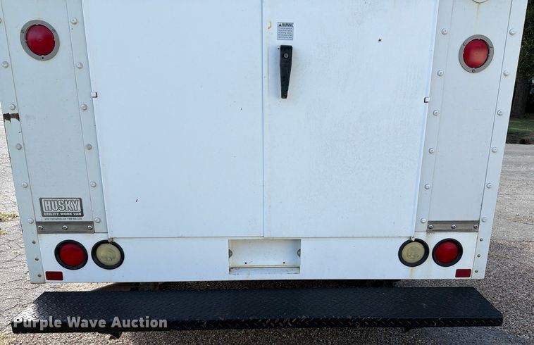 image for item DX5814 2004 GMC Savana utility van