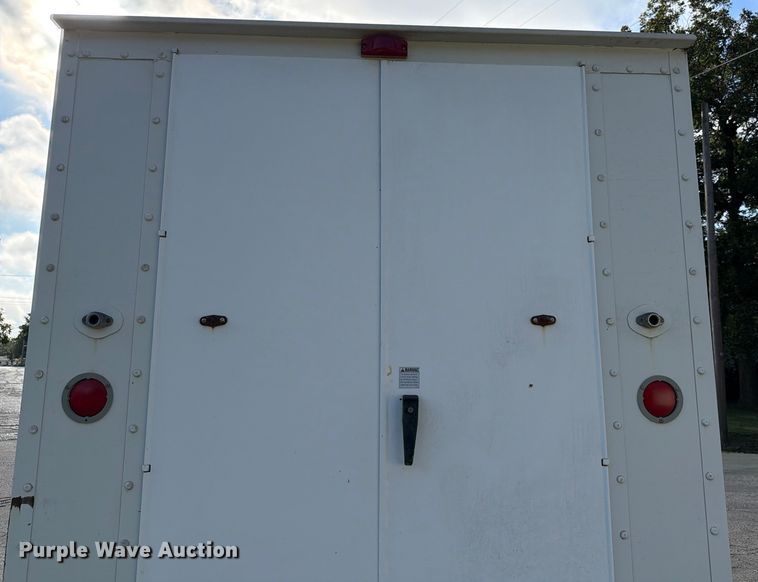 image for item DX5814 2004 GMC Savana utility van