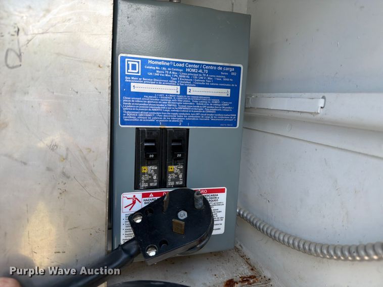 image for item DX5814 2004 GMC Savana utility van