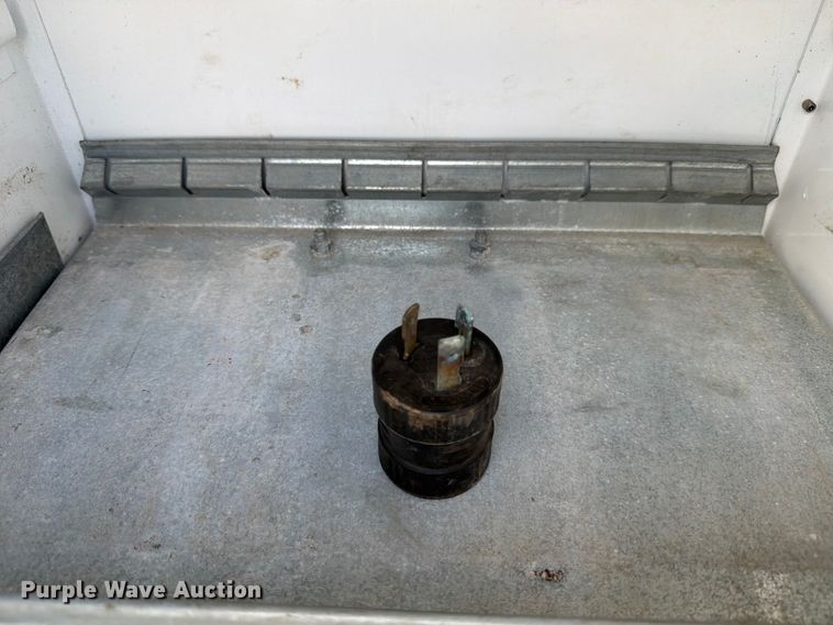 image for item DX5814 2004 GMC Savana utility van