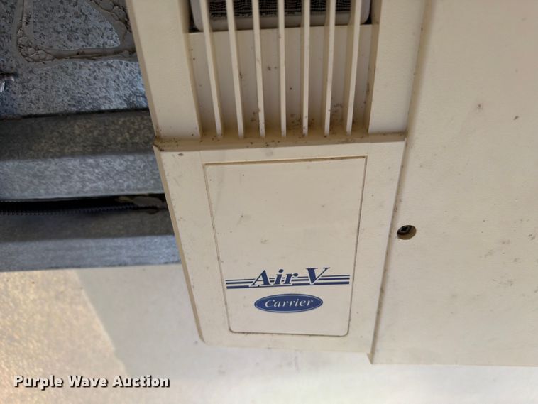 image for item DX5814 2004 GMC Savana utility van