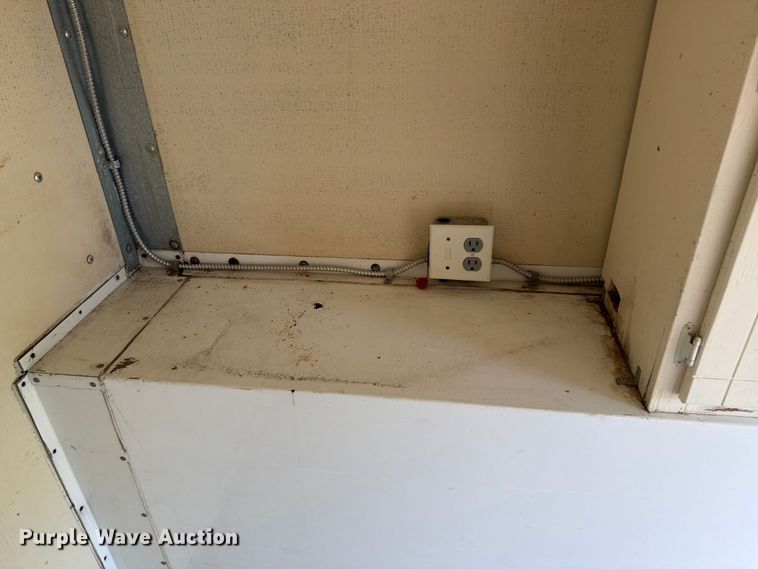 image for item DX5814 2004 GMC Savana utility van