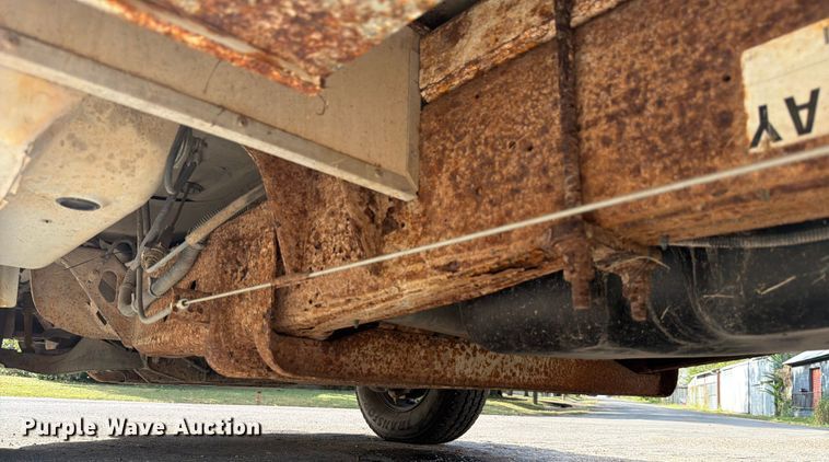 image for item DX5814 2004 GMC Savana utility van