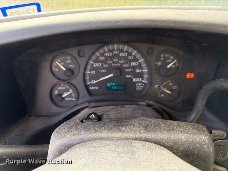 image for item DX5814 2004 GMC Savana utility van