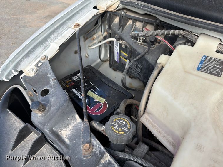 image for item DX5814 2004 GMC Savana utility van