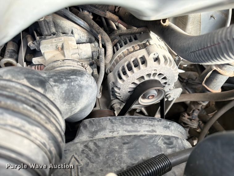 image for item DX5814 2004 GMC Savana utility van