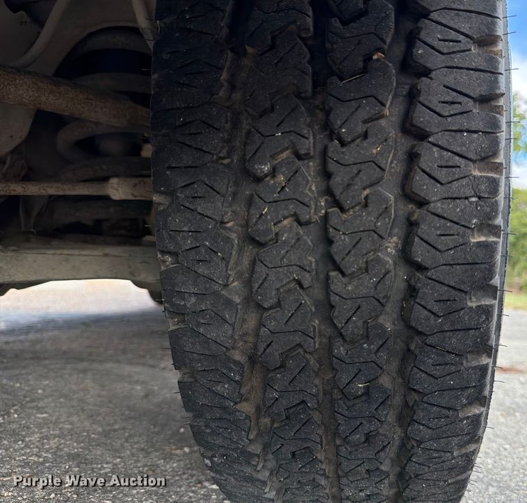 image for item DX5814 2004 GMC Savana utility van