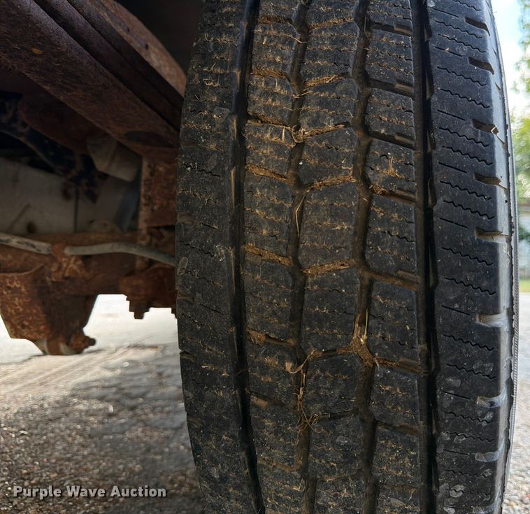 image for item DX5814 2004 GMC Savana utility van