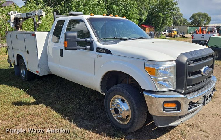 image for item DY1126 2012 Ford F350 Super Duty SuperCab utility bed pickup truck