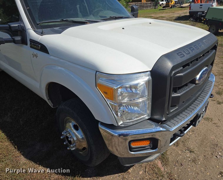 image for item DY1126 2012 Ford F350 Super Duty SuperCab utility bed pickup truck