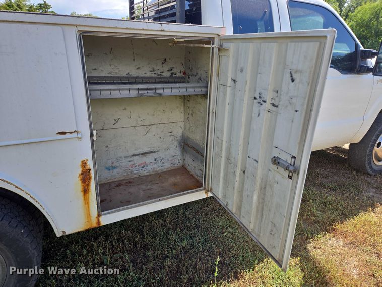 image for item DY1126 2012 Ford F350 Super Duty SuperCab utility bed pickup truck