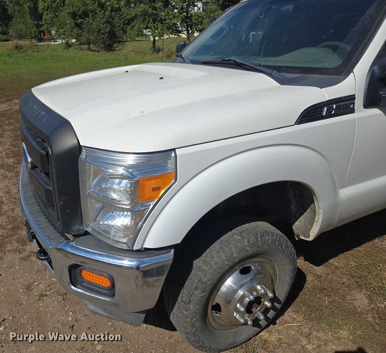 image for item DY1126 2012 Ford F350 Super Duty SuperCab utility bed pickup truck