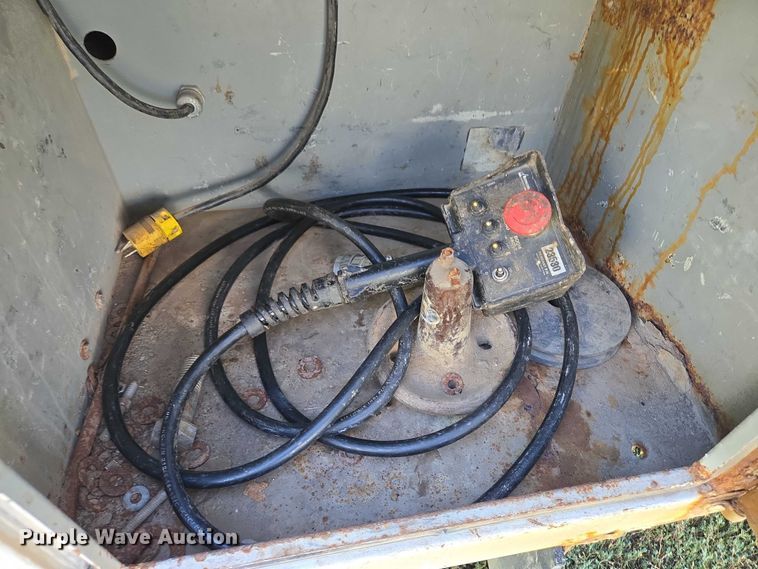 image for item DY1126 2012 Ford F350 Super Duty SuperCab utility bed pickup truck