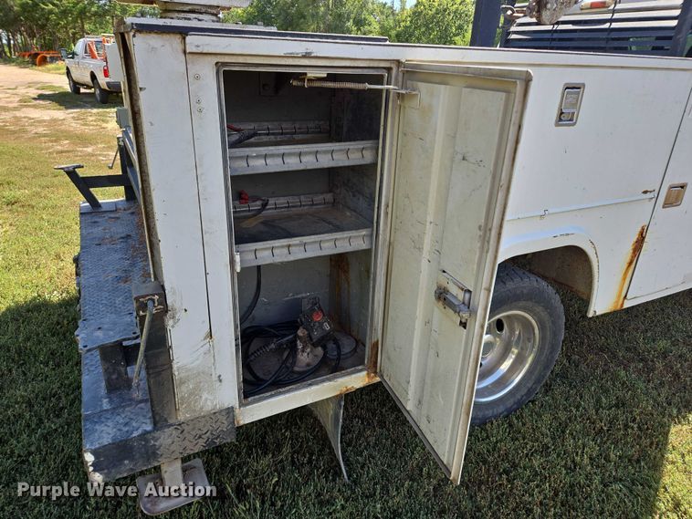 image for item DY1126 2012 Ford F350 Super Duty SuperCab utility bed pickup truck