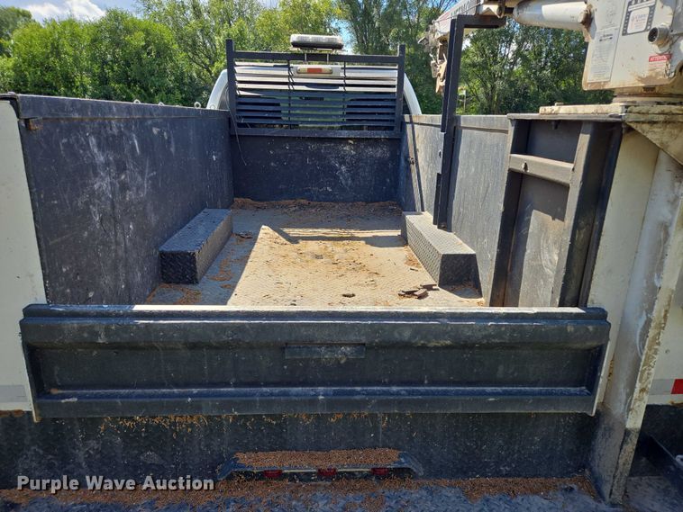 image for item DY1126 2012 Ford F350 Super Duty SuperCab utility bed pickup truck