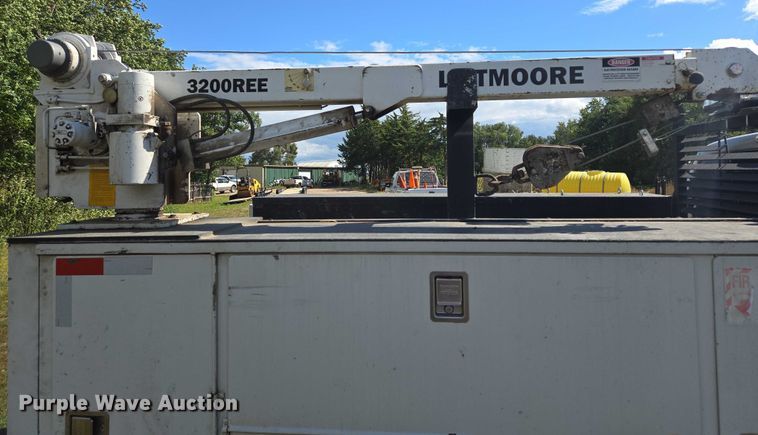 image for item DY1126 2012 Ford F350 Super Duty SuperCab utility bed pickup truck