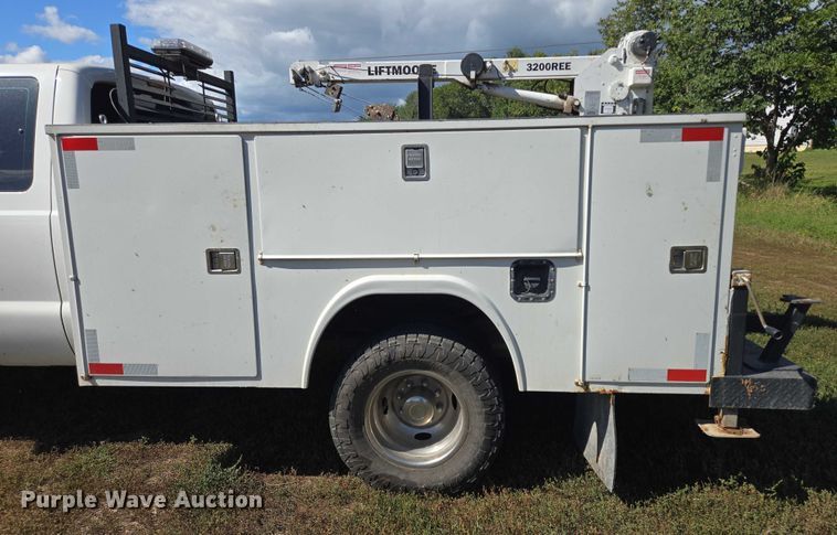 image for item DY1126 2012 Ford F350 Super Duty SuperCab utility bed pickup truck