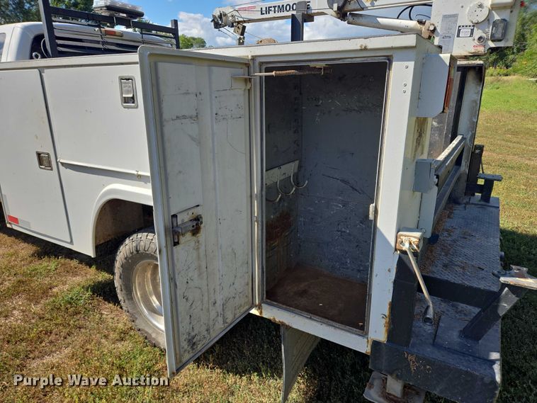 image for item DY1126 2012 Ford F350 Super Duty SuperCab utility bed pickup truck