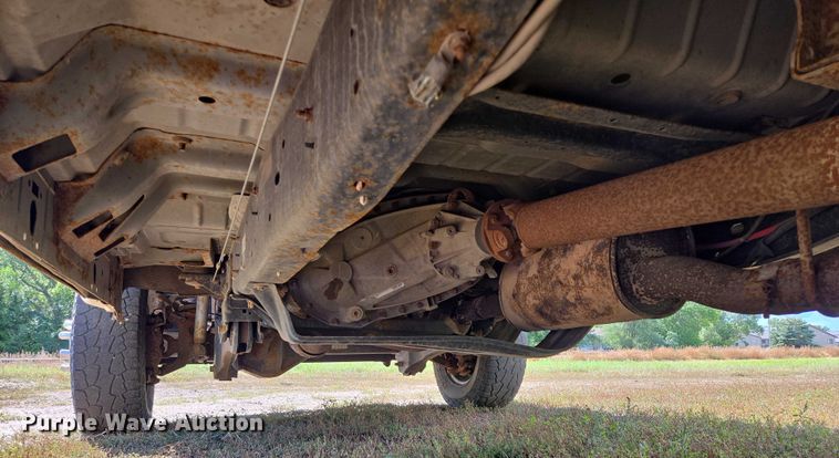 image for item DY1126 2012 Ford F350 Super Duty SuperCab utility bed pickup truck