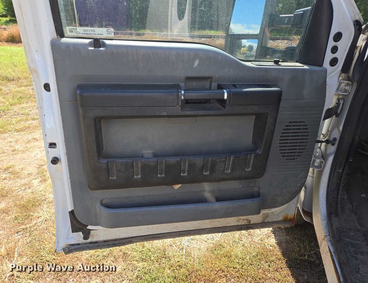 image for item DY1126 2012 Ford F350 Super Duty SuperCab utility bed pickup truck