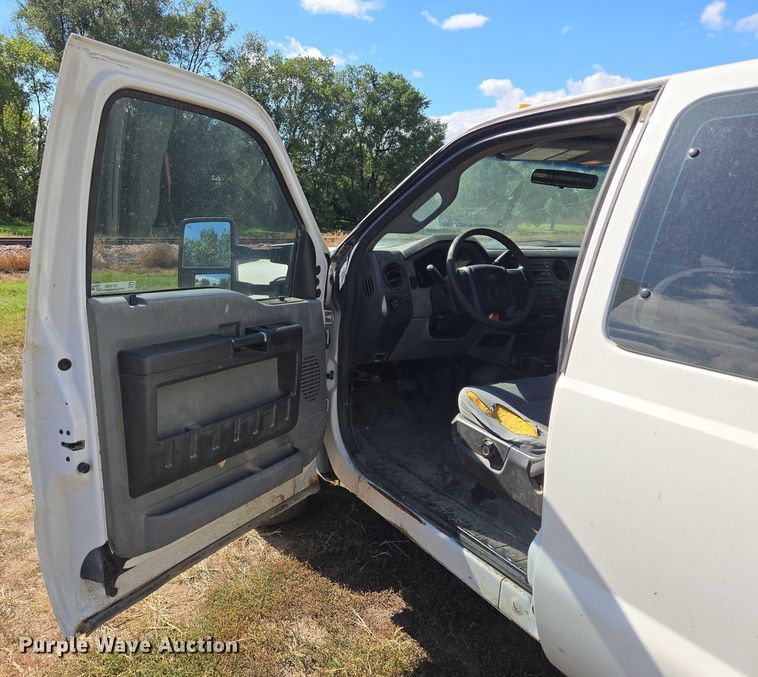 image for item DY1126 2012 Ford F350 Super Duty SuperCab utility bed pickup truck