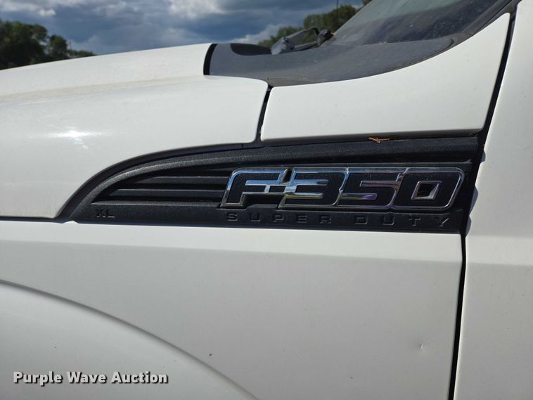 image for item DY1126 2012 Ford F350 Super Duty SuperCab utility bed pickup truck