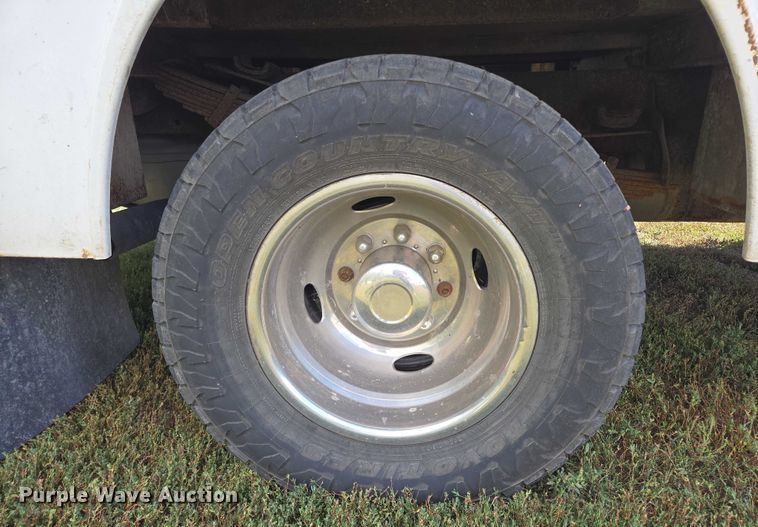 image for item DY1126 2012 Ford F350 Super Duty SuperCab utility bed pickup truck