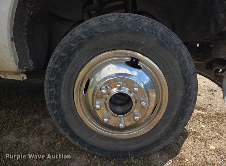 image for item DY1126 2012 Ford F350 Super Duty SuperCab utility bed pickup truck