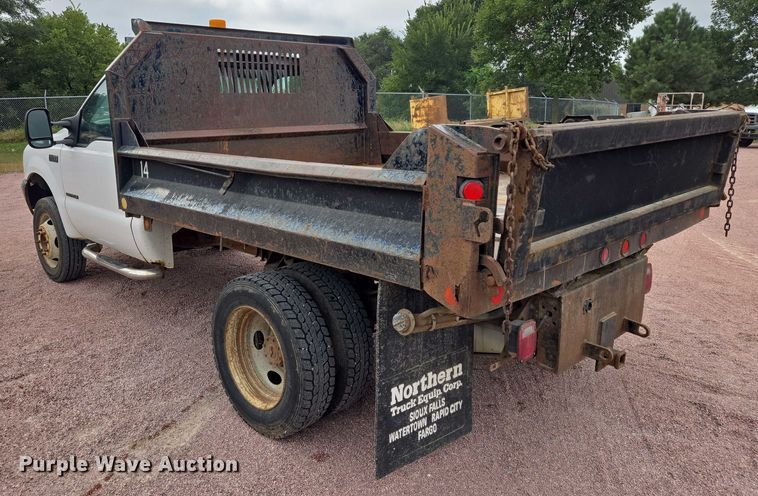 image for item DY1142 2001 Ford F450 Super Duty dump truck