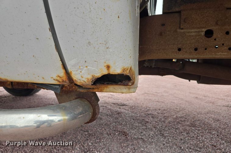 image for item DY1142 2001 Ford F450 Super Duty dump truck