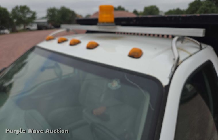 image for item DY1142 2001 Ford F450 Super Duty dump truck