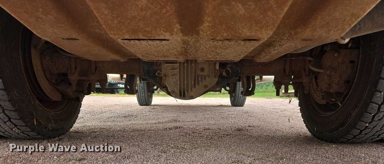 image for item DY1142 2001 Ford F450 Super Duty dump truck