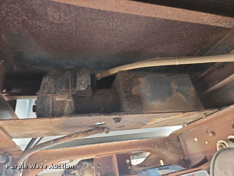 image for item DY1142 2001 Ford F450 Super Duty dump truck