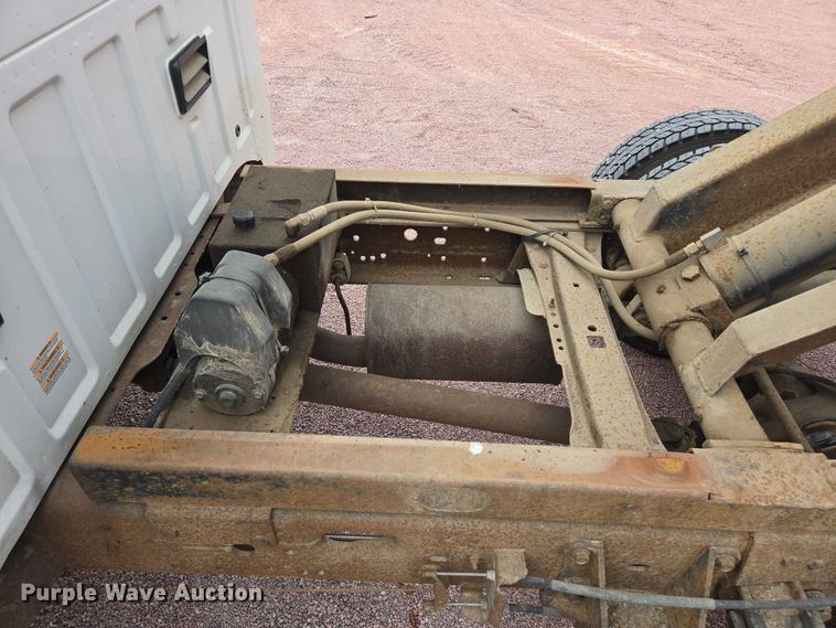 image for item DY1142 2001 Ford F450 Super Duty dump truck