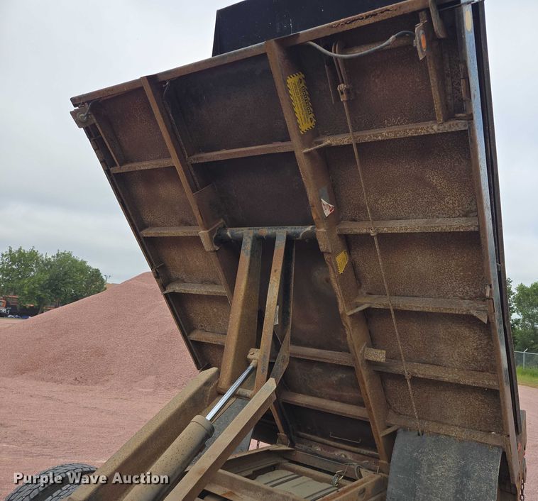 image for item DY1142 2001 Ford F450 Super Duty dump truck