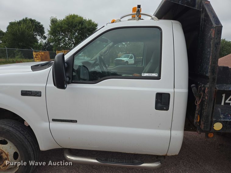 image for item DY1142 2001 Ford F450 Super Duty dump truck