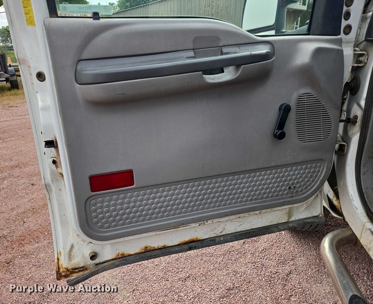 image for item DY1142 2001 Ford F450 Super Duty dump truck