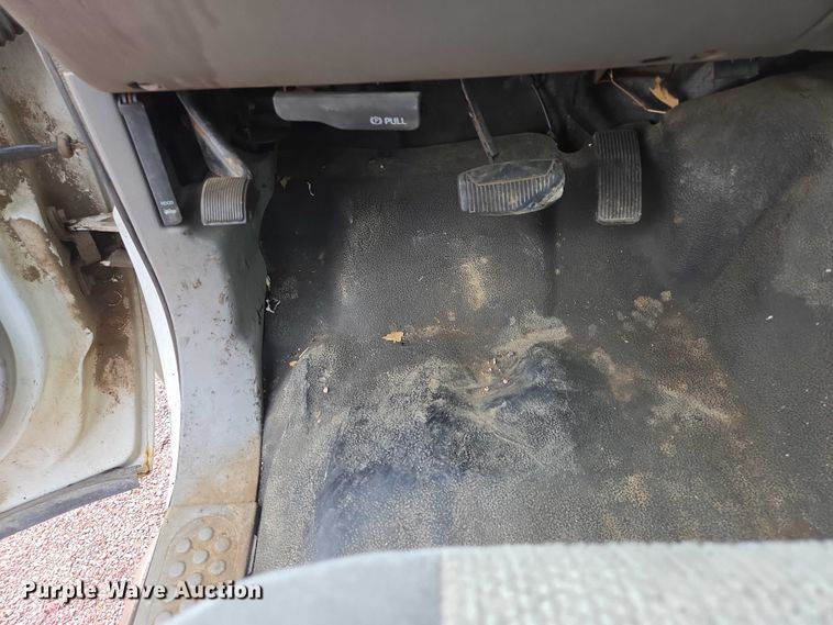 image for item DY1142 2001 Ford F450 Super Duty dump truck