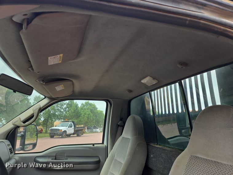 image for item DY1142 2001 Ford F450 Super Duty dump truck