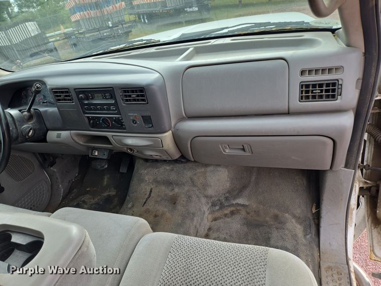 image for item DY1142 2001 Ford F450 Super Duty dump truck