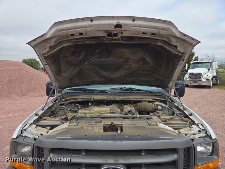 image for item DY1142 2001 Ford F450 Super Duty dump truck