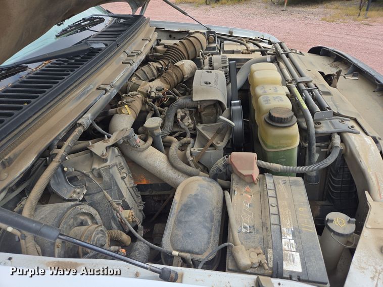 image for item DY1142 2001 Ford F450 Super Duty dump truck