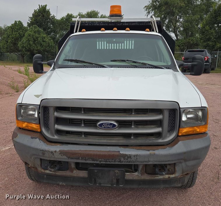 image for item DY1143 2001 Ford F350 Super Duty dump bed pickup truck