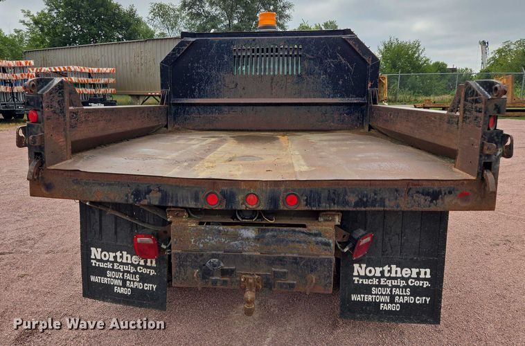 image for item DY1143 2001 Ford F350 Super Duty dump bed pickup truck