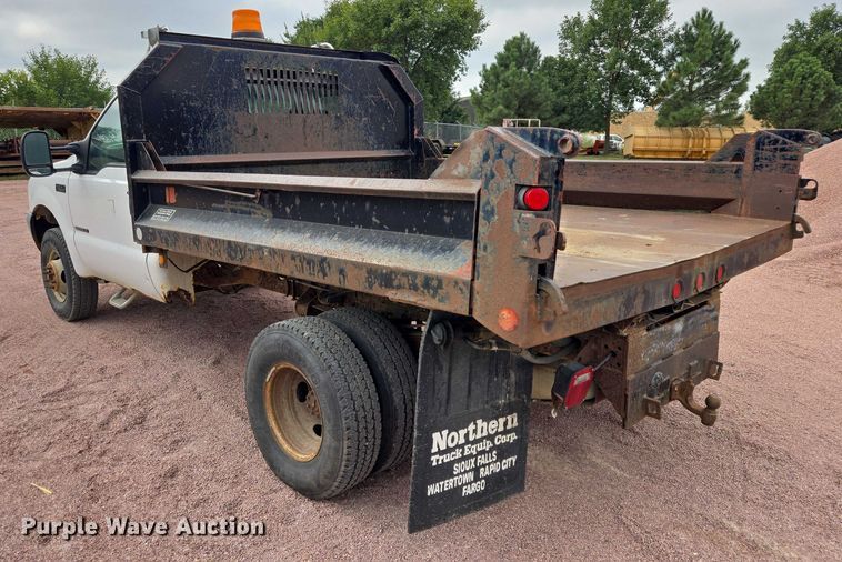 image for item DY1143 2001 Ford F350 Super Duty dump bed pickup truck