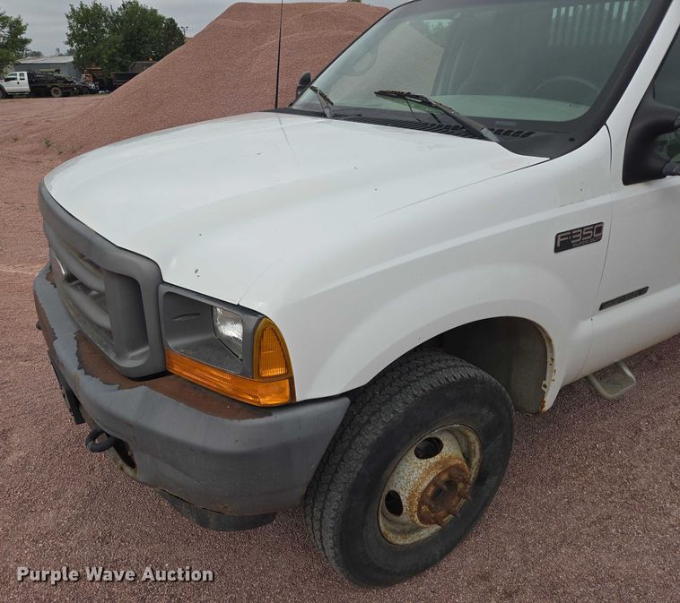 image for item DY1143 2001 Ford F350 Super Duty dump bed pickup truck