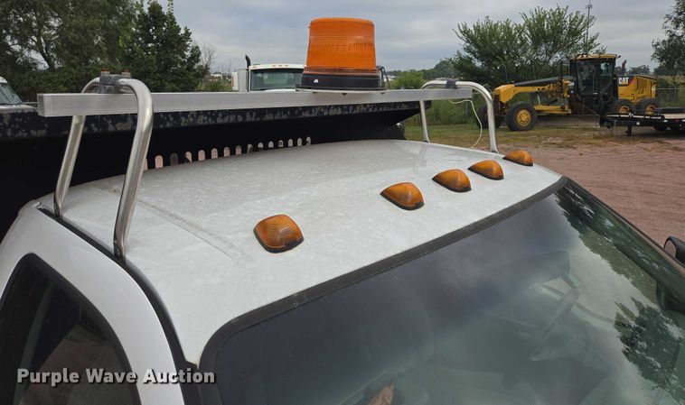 image for item DY1143 2001 Ford F350 Super Duty dump bed pickup truck